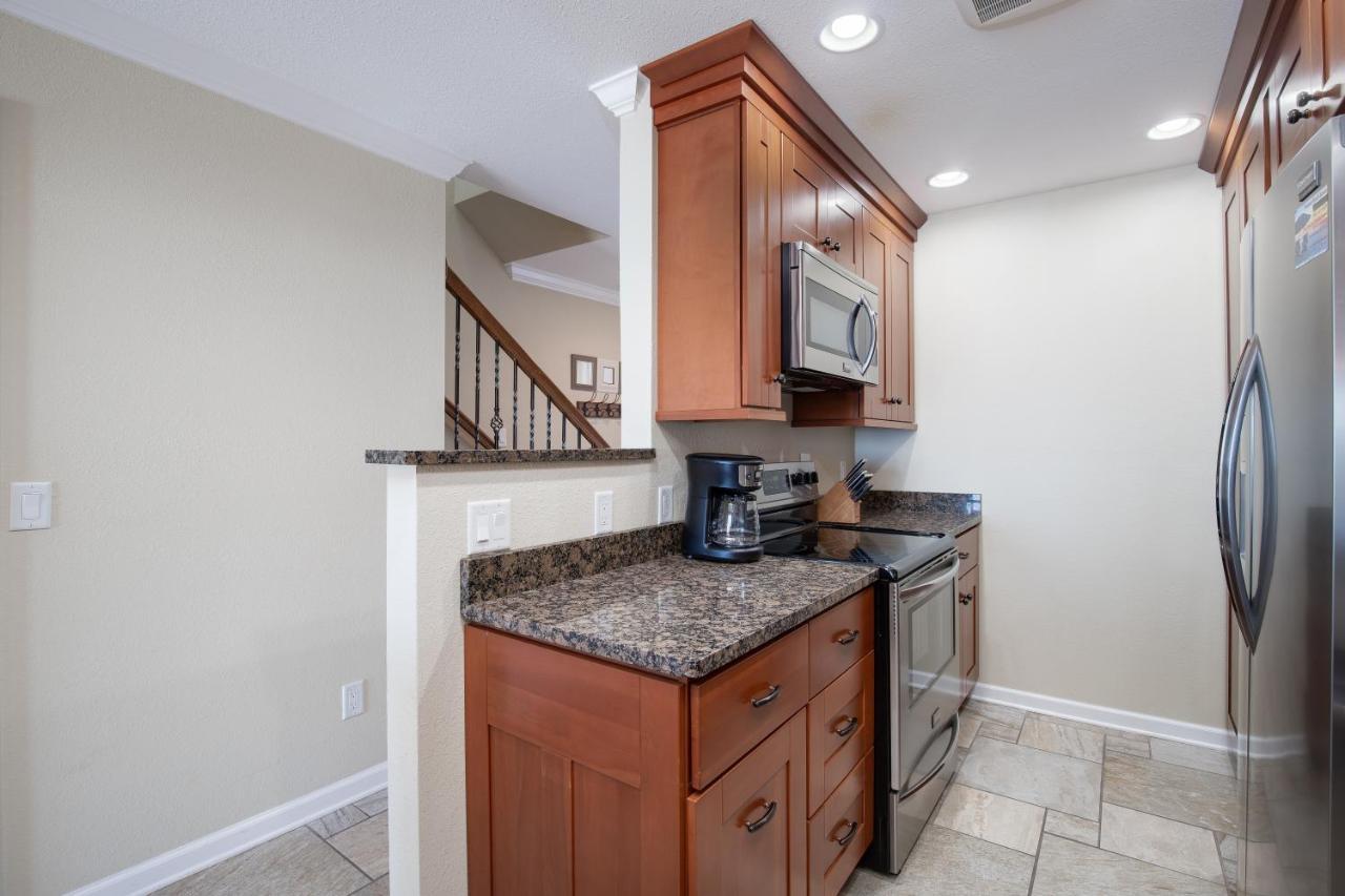 Directly On The Beach! First Floor Sundeck! Near Pier Park! Sleeps 6! * Panama City Beach