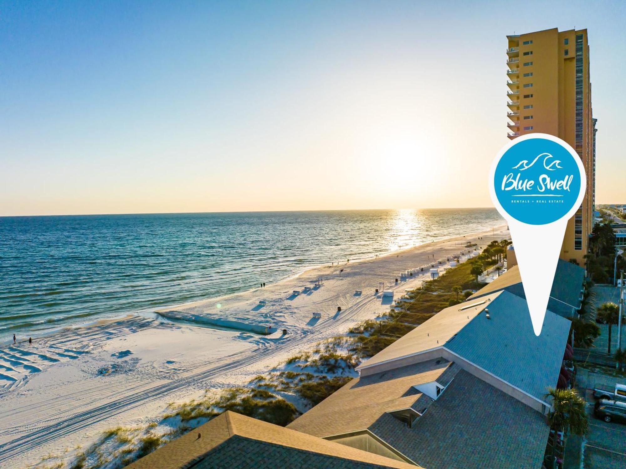 Holiday home Directly On The Beach! First Floor Sundeck! Near Pier Park! Sleeps 6!