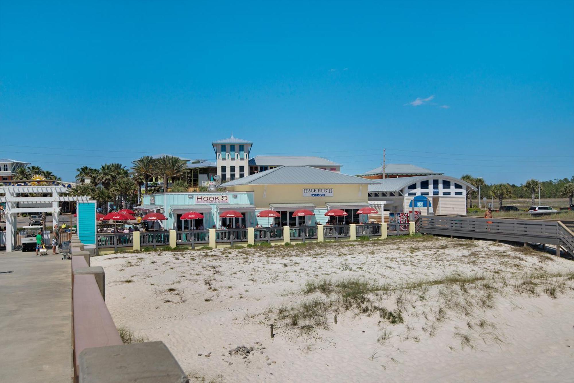 Directly On The Beach! First Floor Sundeck! Near Pier Park! Sleeps 6! Holiday home