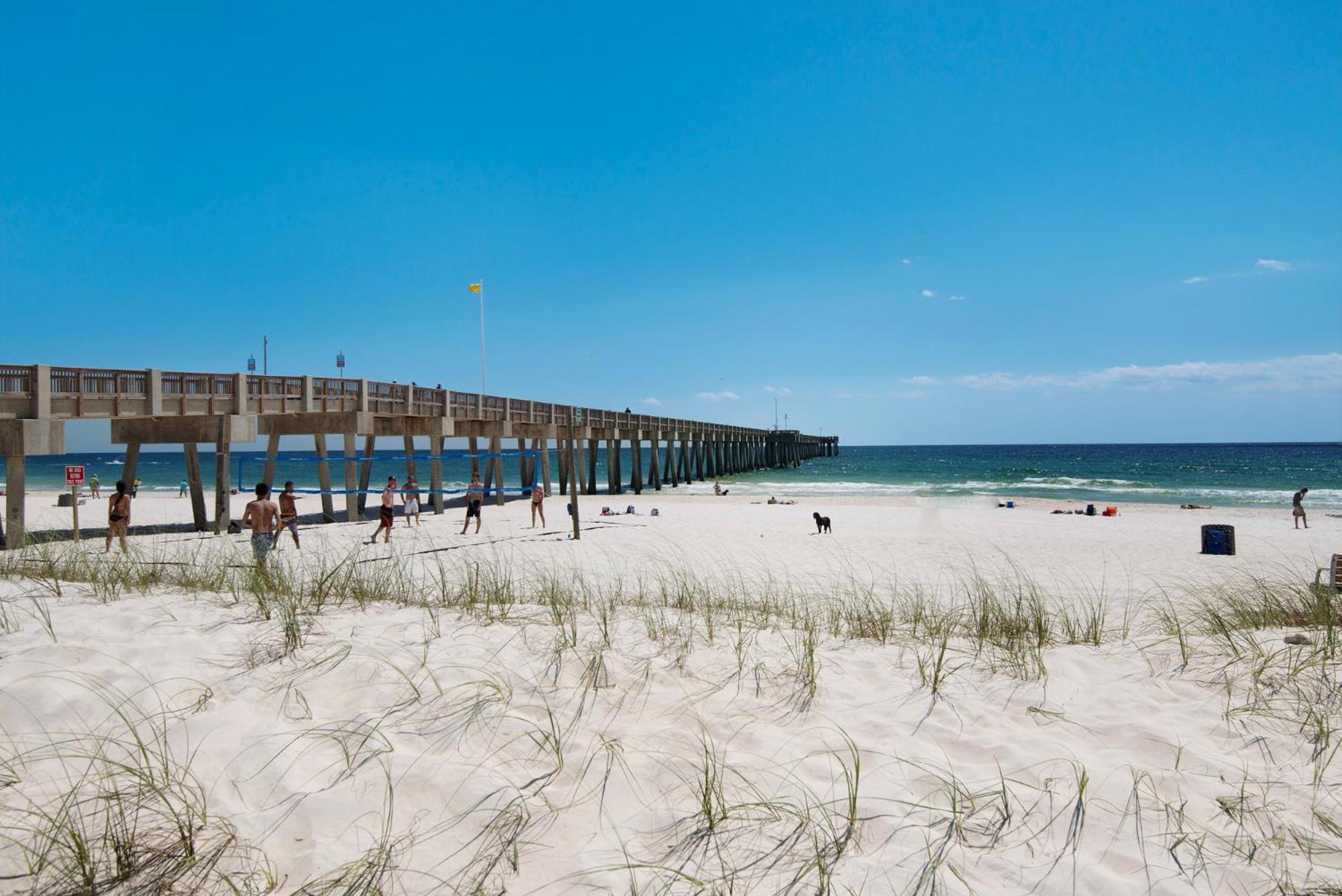 Holiday home Directly On The Beach! First Floor Sundeck! Near Pier Park! Sleeps 6!