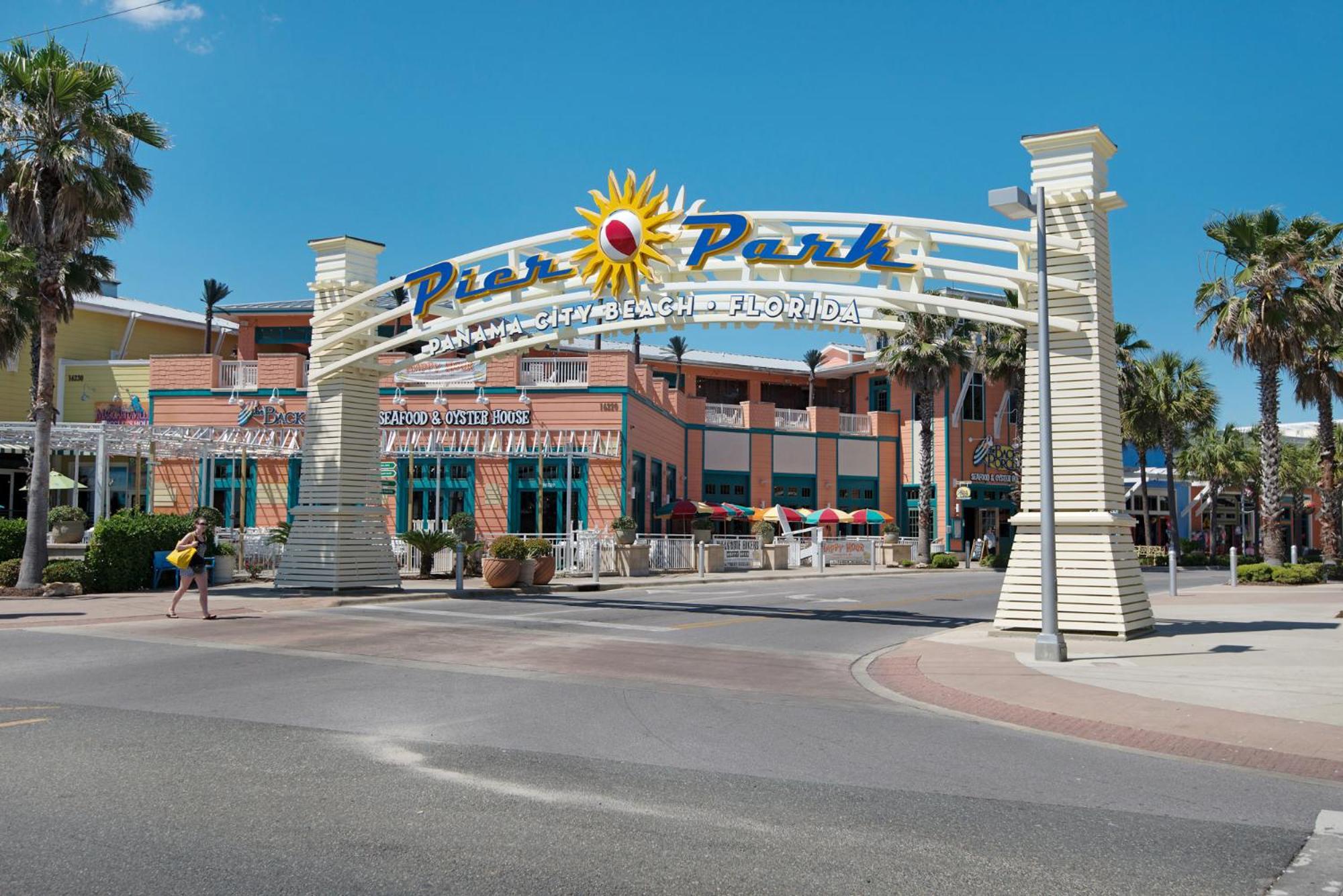 Directly On The Beach! First Floor Sundeck! Near Pier Park! Sleeps 6! * Panama City Beach